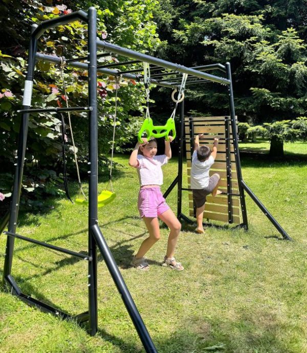 Detský plastový trapéz s kruhmi Best – Obrázok 2