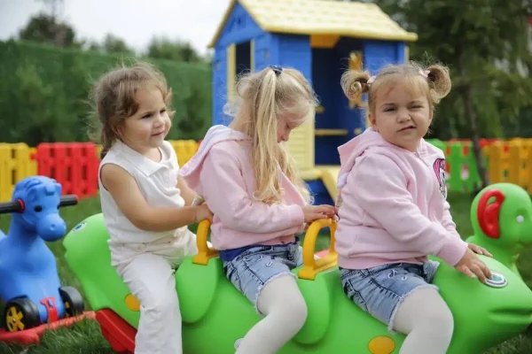 Hojdačka pre deti Tirtil – Obrázok 2